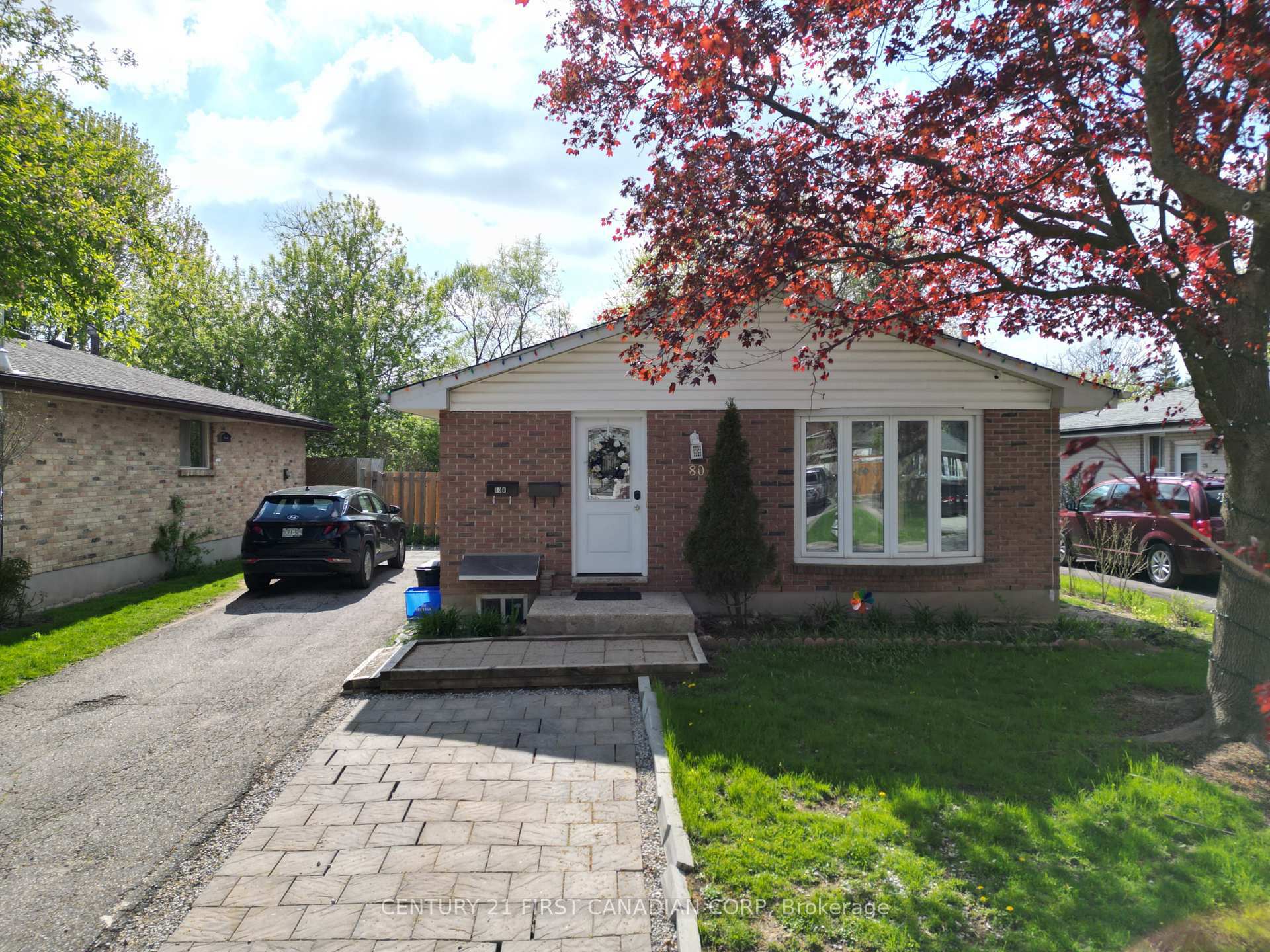 Property Photo: 80 Clifton Crescent Unit B ON N6C 3V8