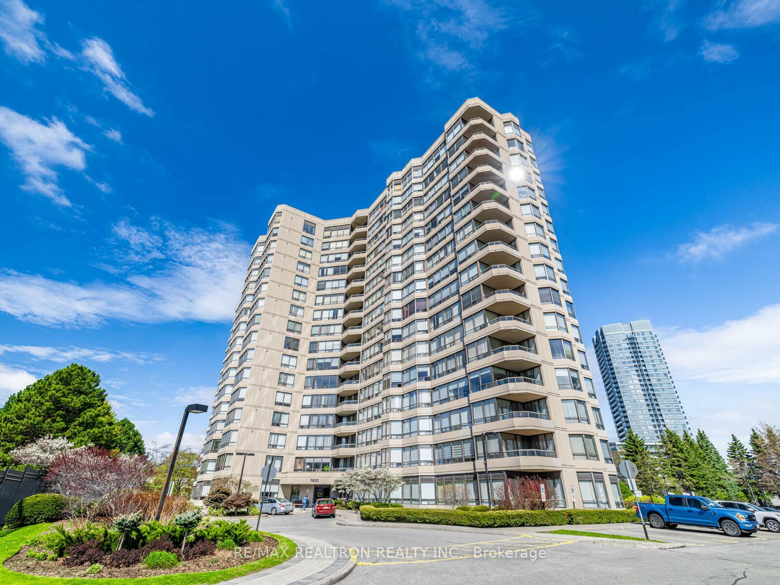 Property Photo:  7420 Bathurst Street N 1611  ON L4J 6X4 