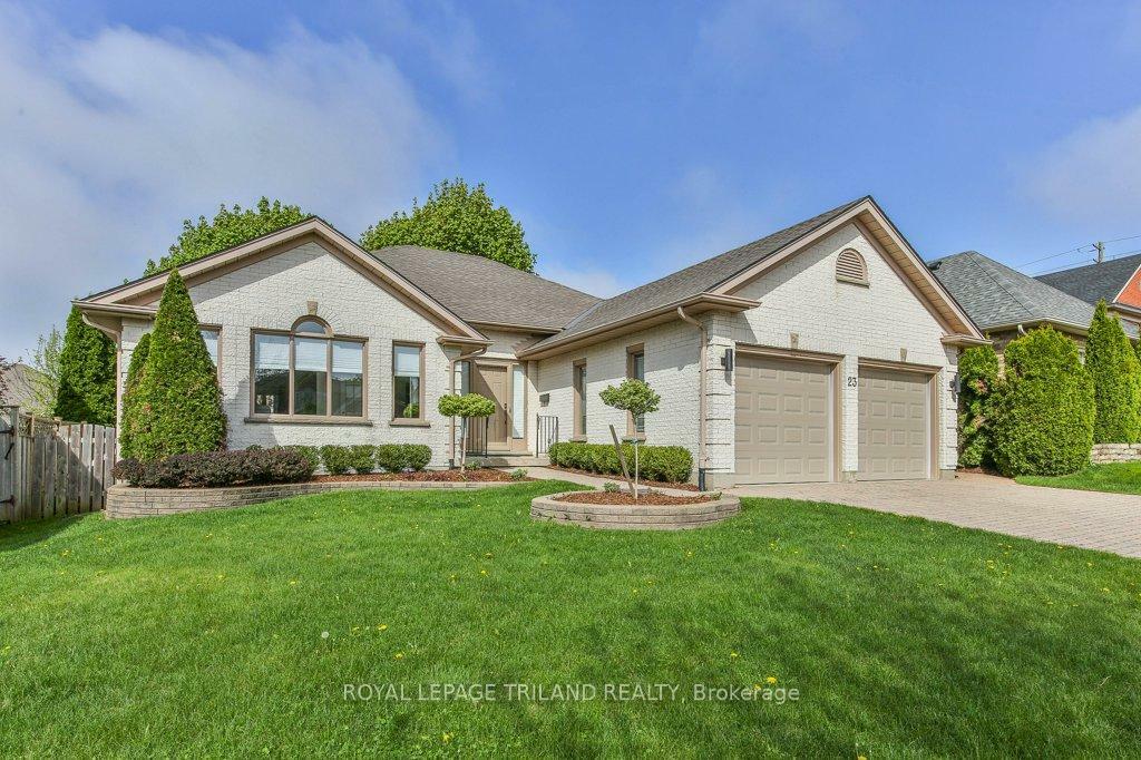 Photo de la propriété: 23 Derwent Road ON N6G 4V8