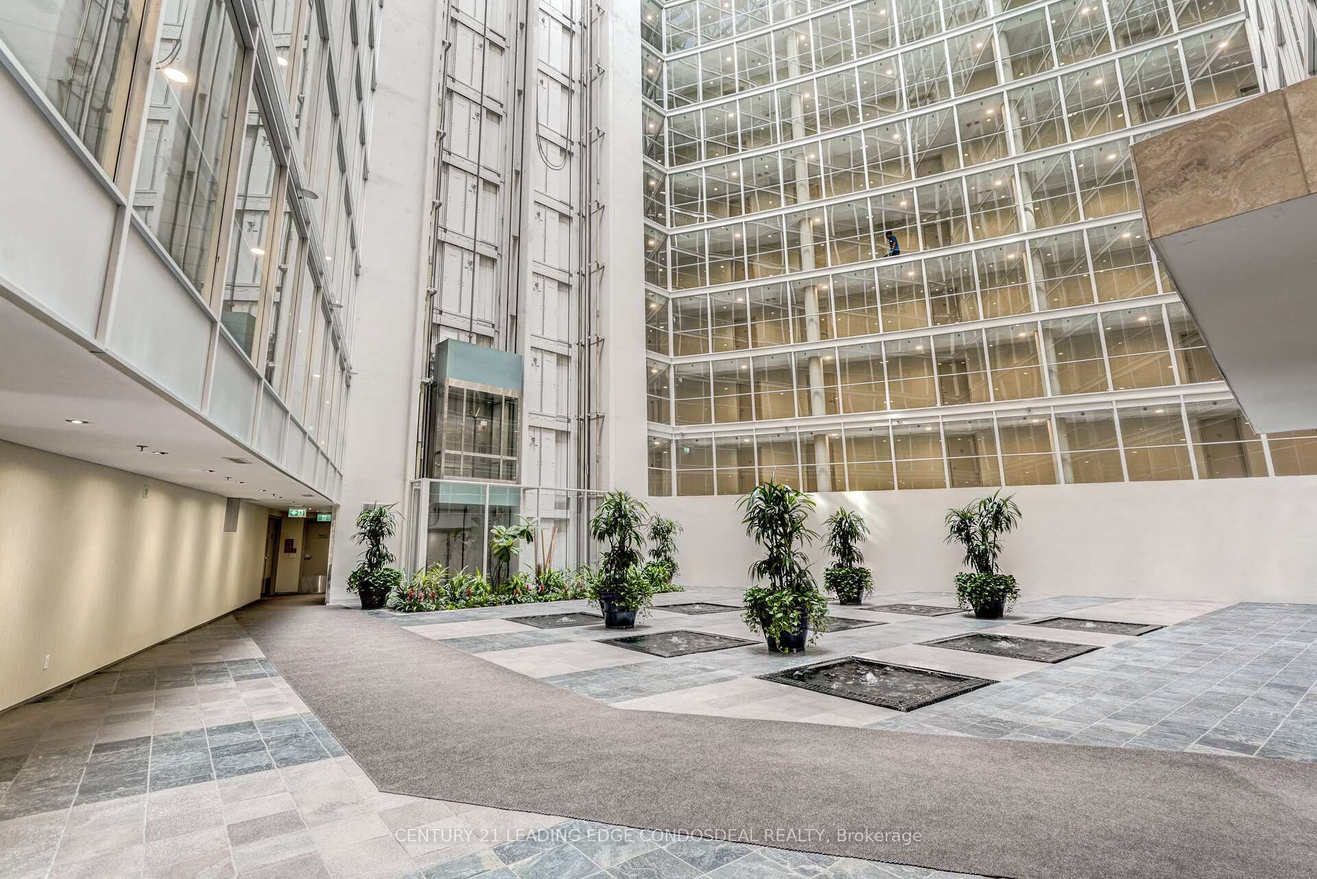 Property Photo:  650 Queens Quay W 620  ON M5V 3N2 