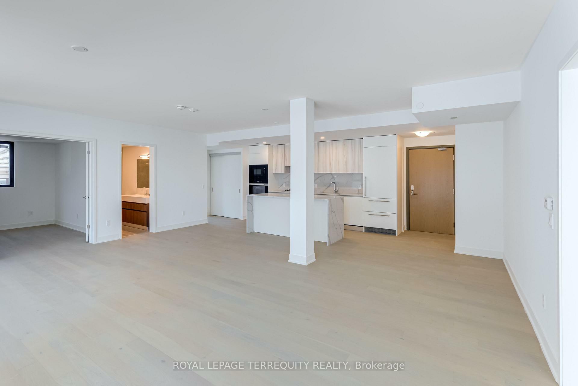 Property Photo: 200 Keewatin Avenue 309 ON M4P 1Z8
