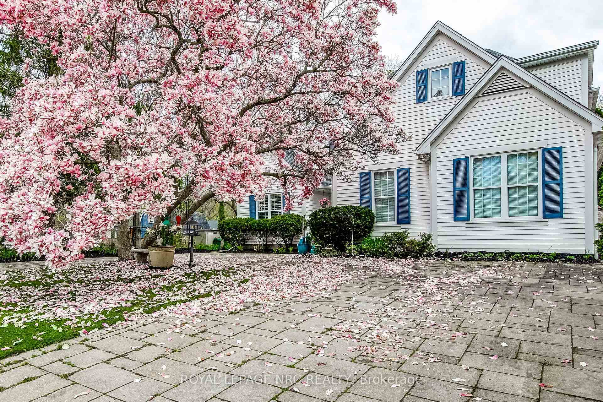 Property Photo: 330 Gate Street ON L0S 1J0