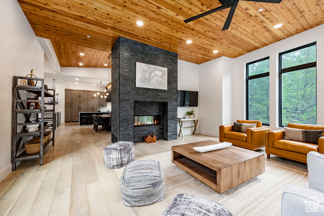 Property Photo: 9335 N Canopy Ln E UT 84604