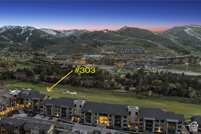 Property Photo: 3703 Blackstone Dr 303 UT 84098