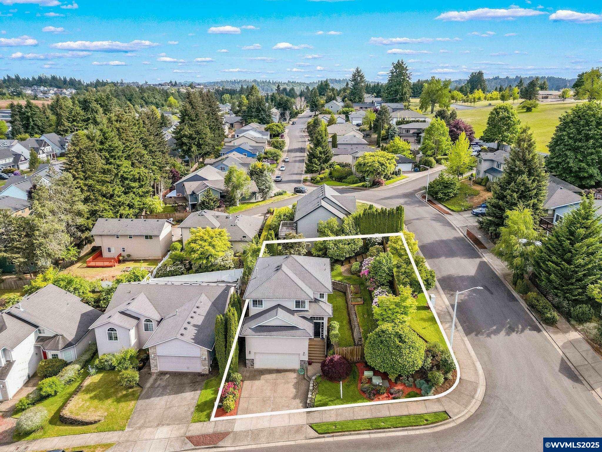 Property Photo: 1850 Shiloh St SE OR 97306
