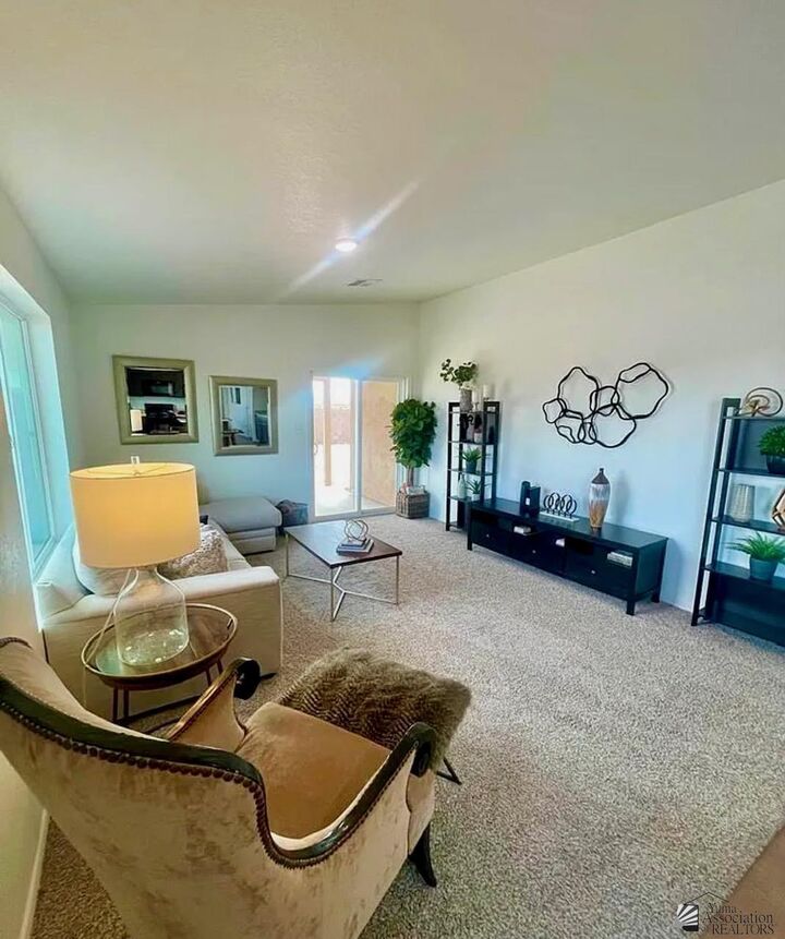 Property Photo: 7958 E 46 Pl AZ 85365