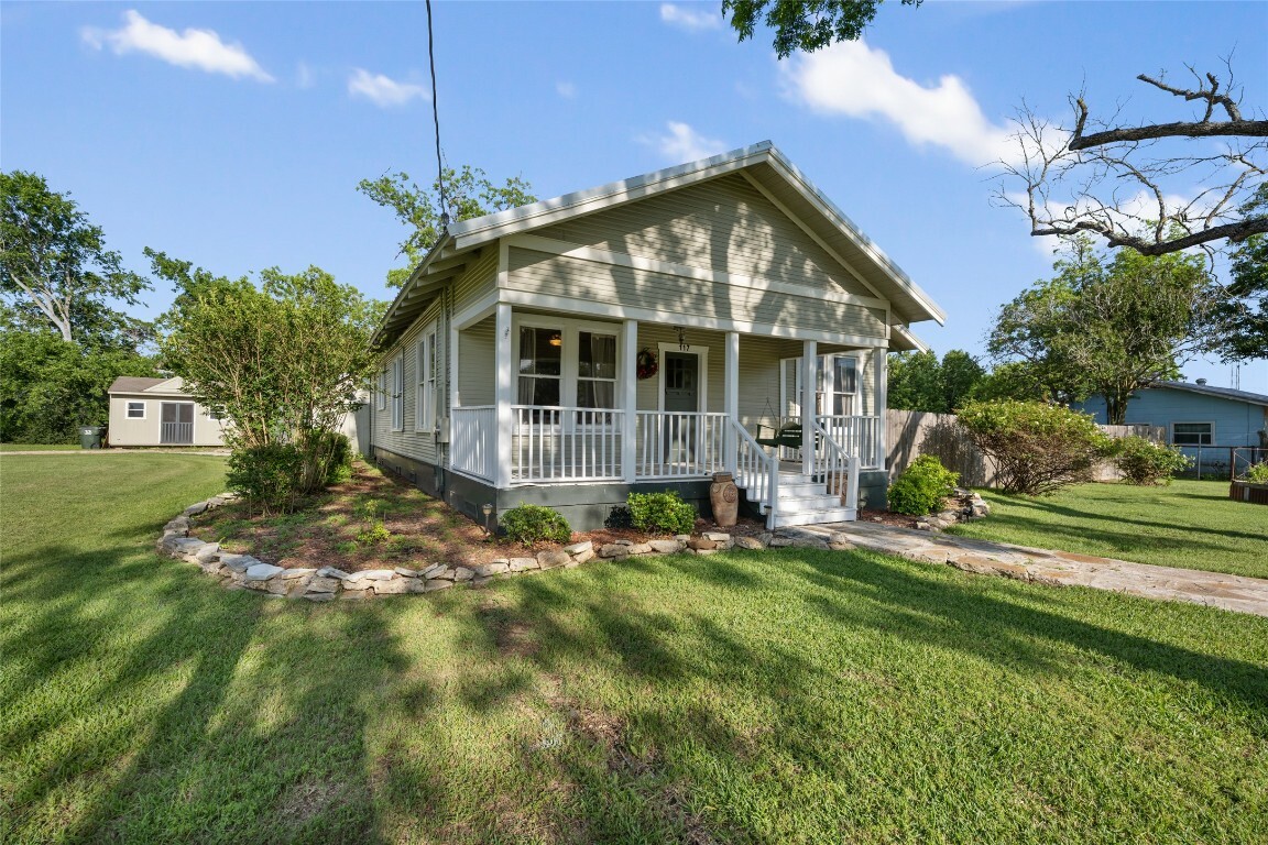 Property Photo: 117 N Main Street TX 78659