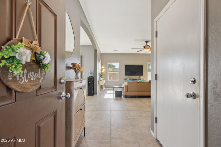 Property Photo:  894 S Buena Vista Drive  AZ 85120 