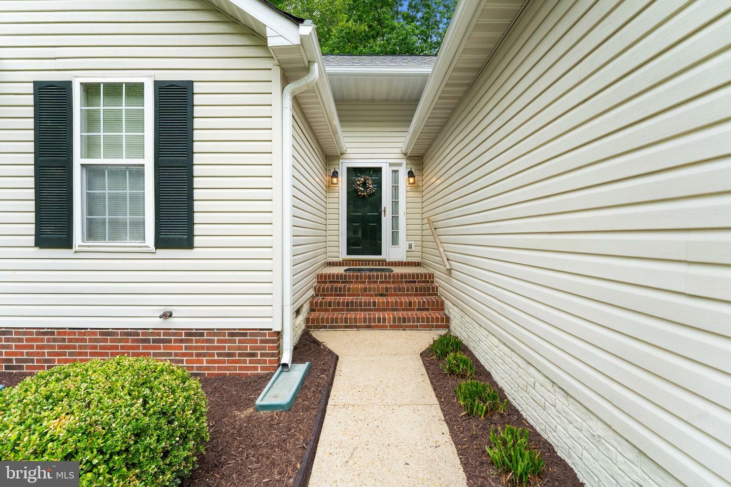 Property Photo: 6307 Wendover Court VA 22407