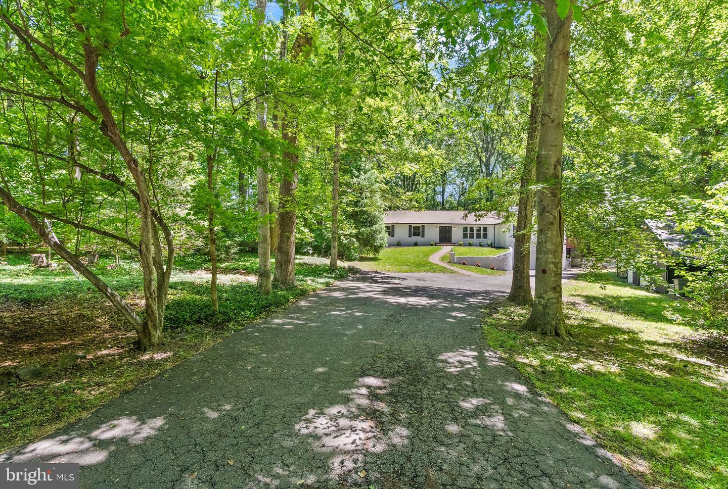 Property Photo: 14863 Prestige Drive VA 22193
