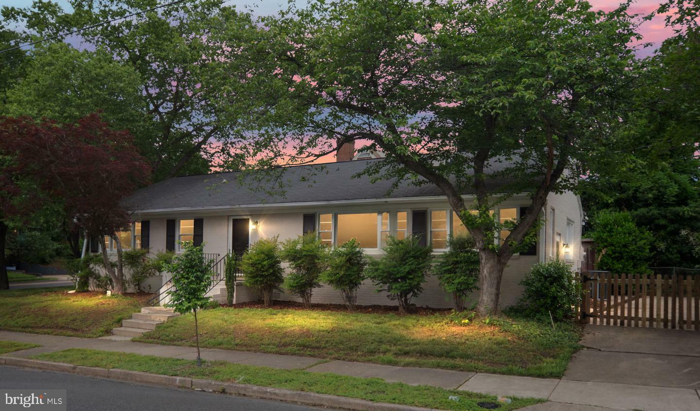 Property Photo: 1321 Dandridge Street VA 22401