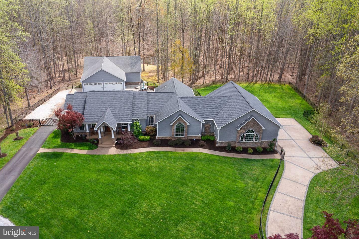 Property Photo: 264 Holly Berry Road VA 22406