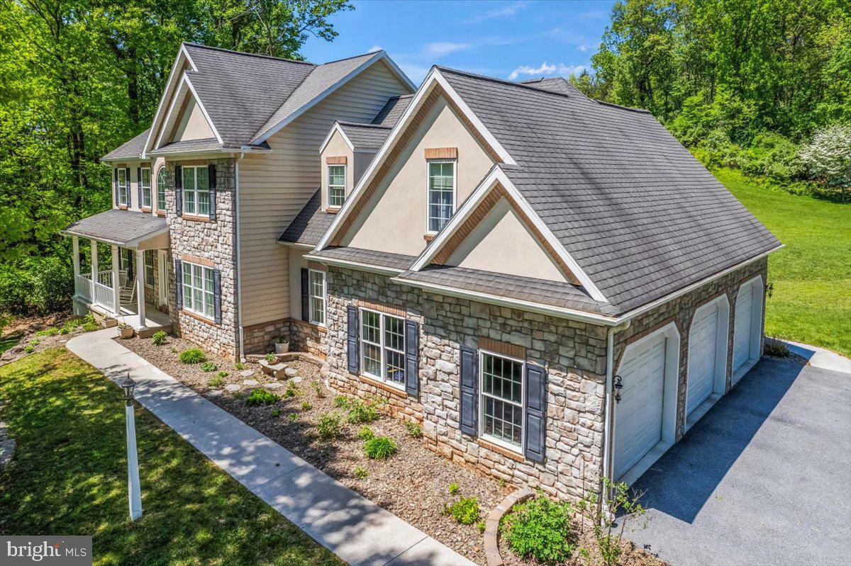 Property Photo:  304 Iron Valley Drive  PA 17042 