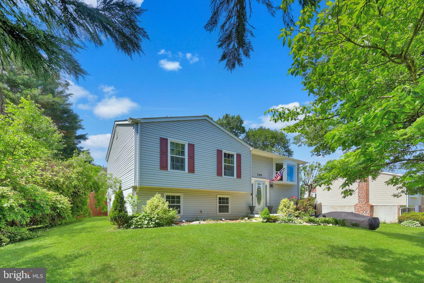 Property Photo: 5584 Reardon Lane VA 22193
