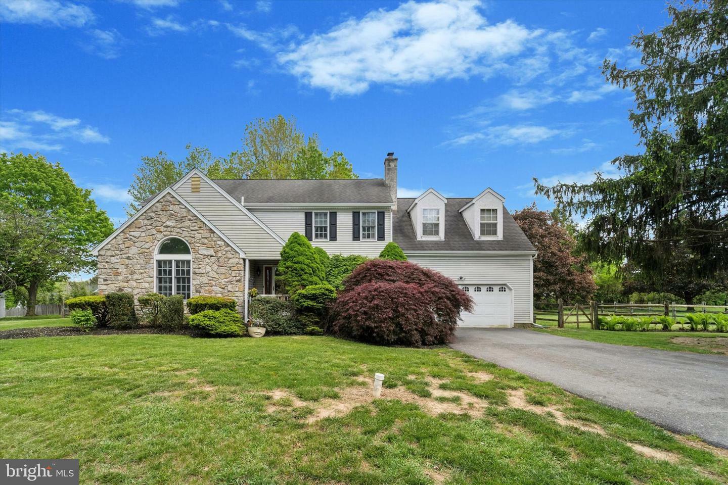 431 Saint Anns Circle  Phoenixville PA 19460 photo