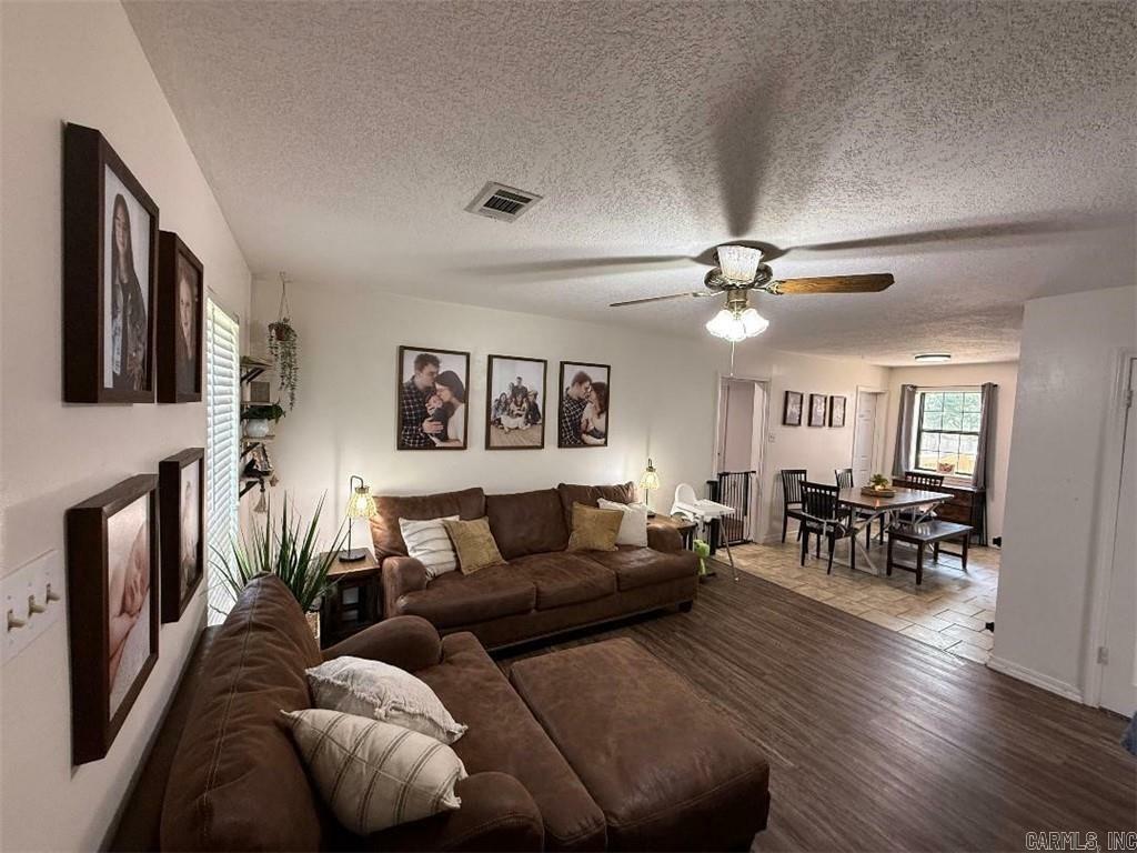 Property Photo: 809 Walnut St AR 72834