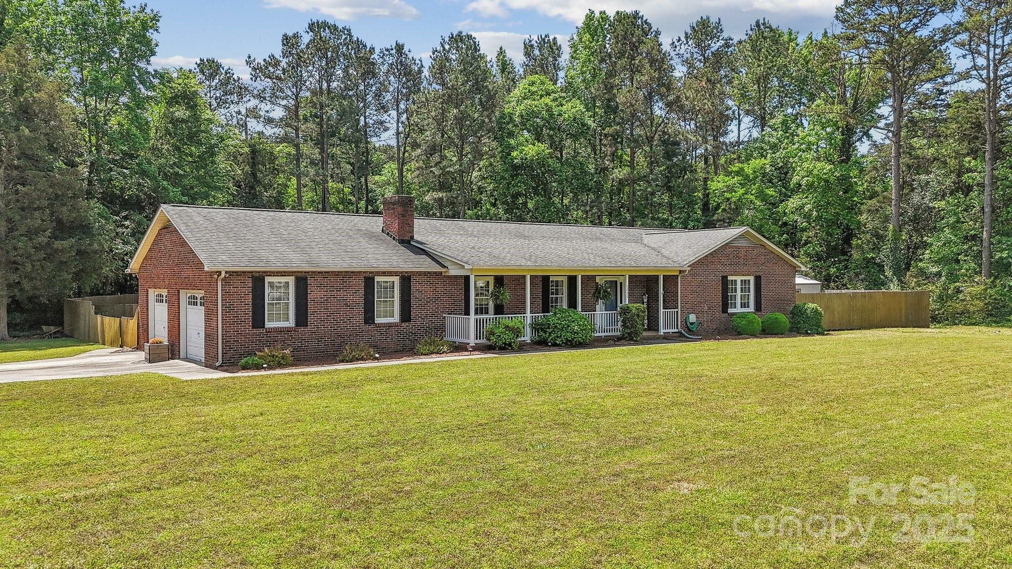 Property Photo: 1753 Elmwood Drive SC 29730