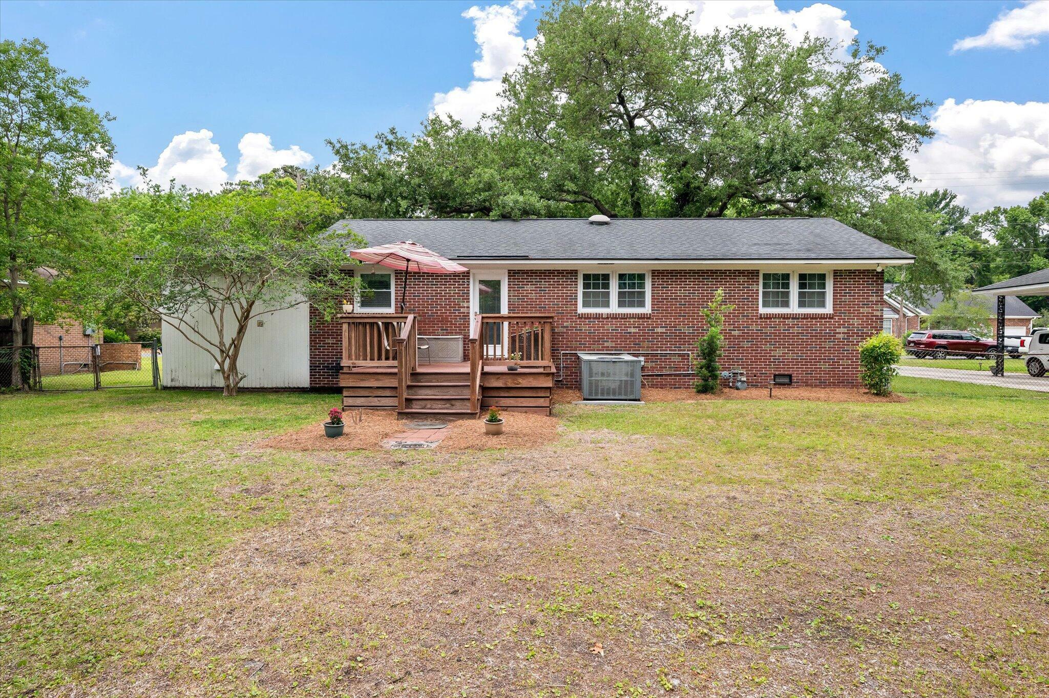 Property Photo: 2220 Pinehurst Avenue SC 29414