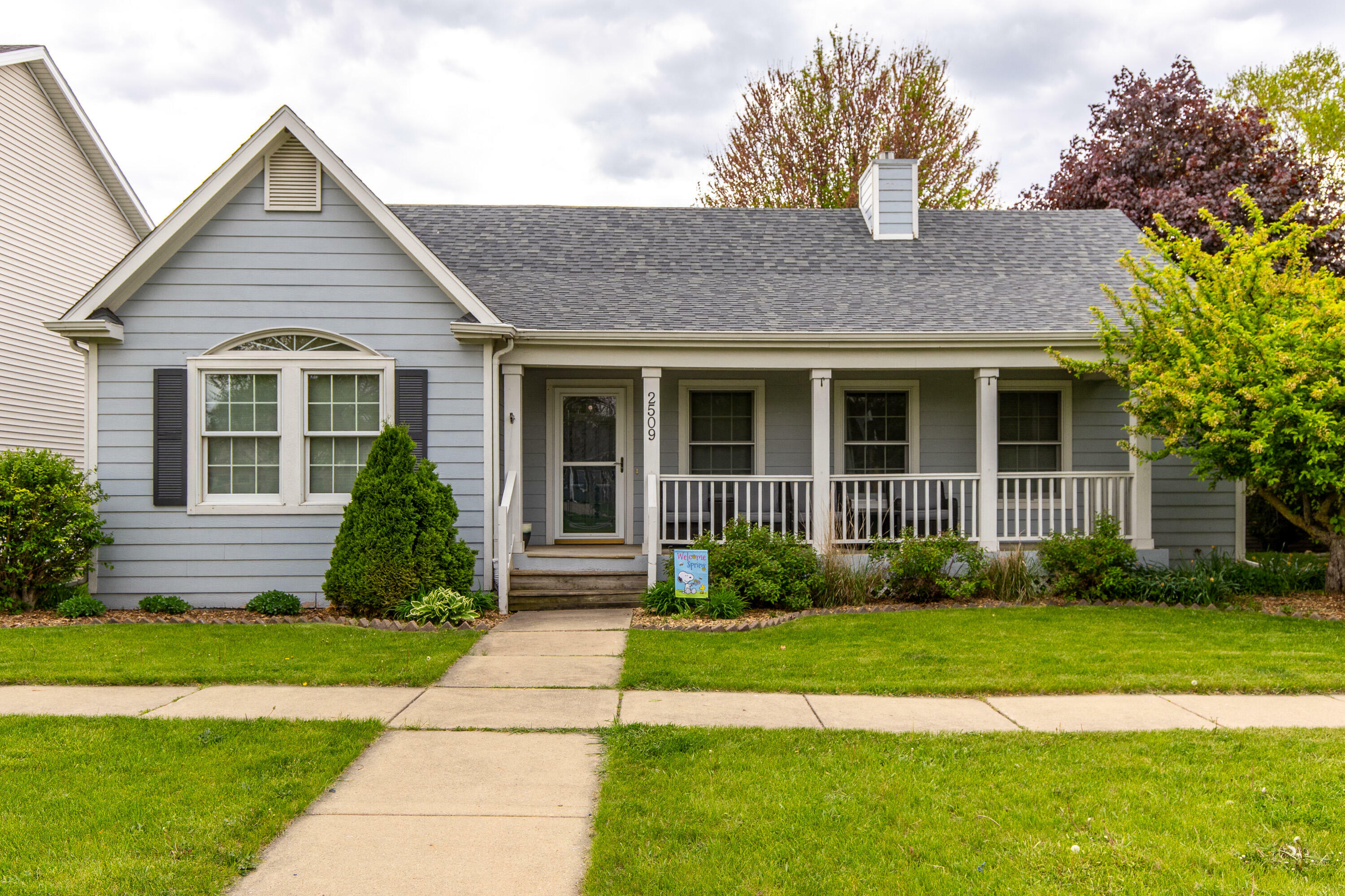 Property Photo: 2509 Kent Avenue IA 50010