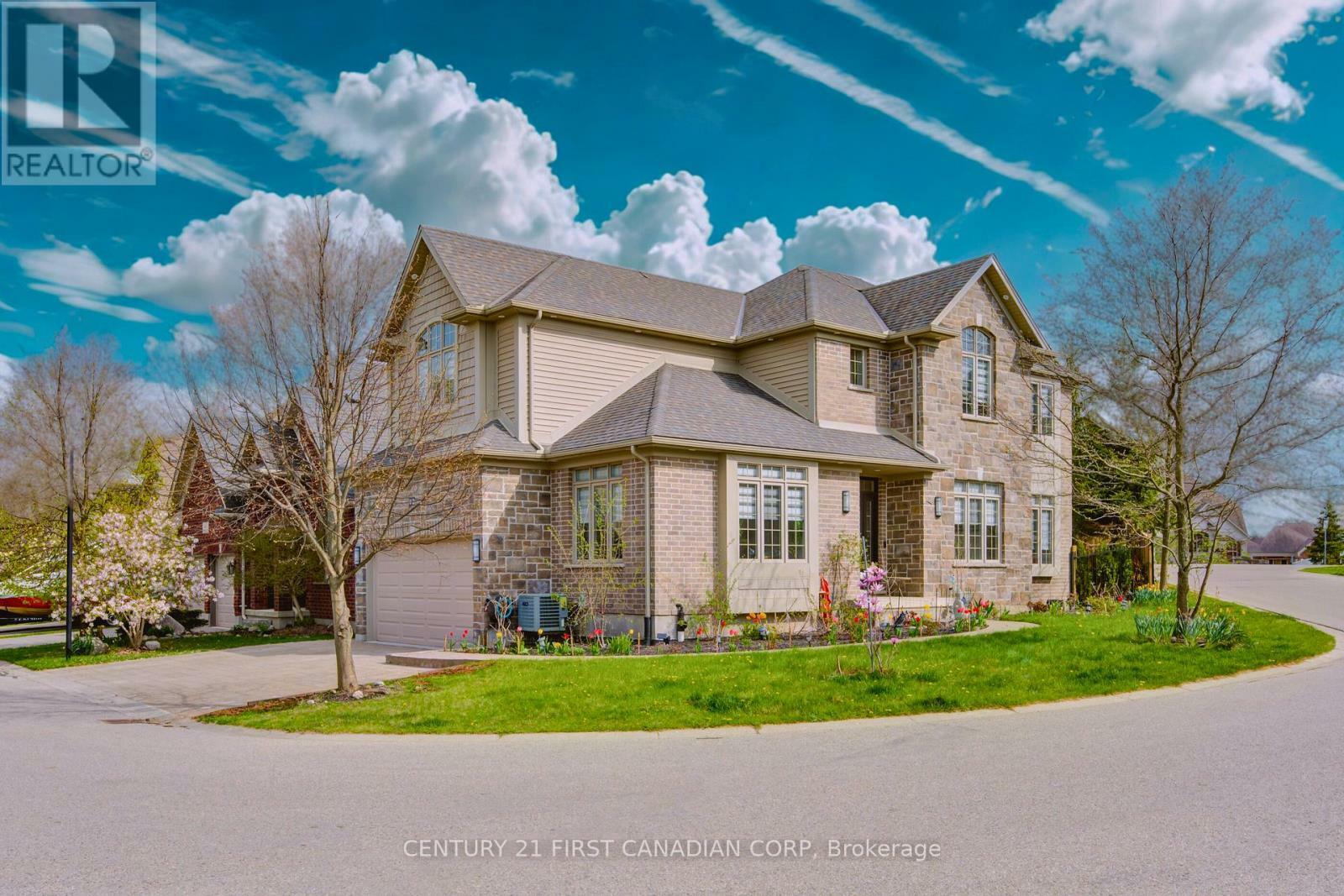 Property Photo: 515 Skyline Avenue 42 ON N5X 4L2