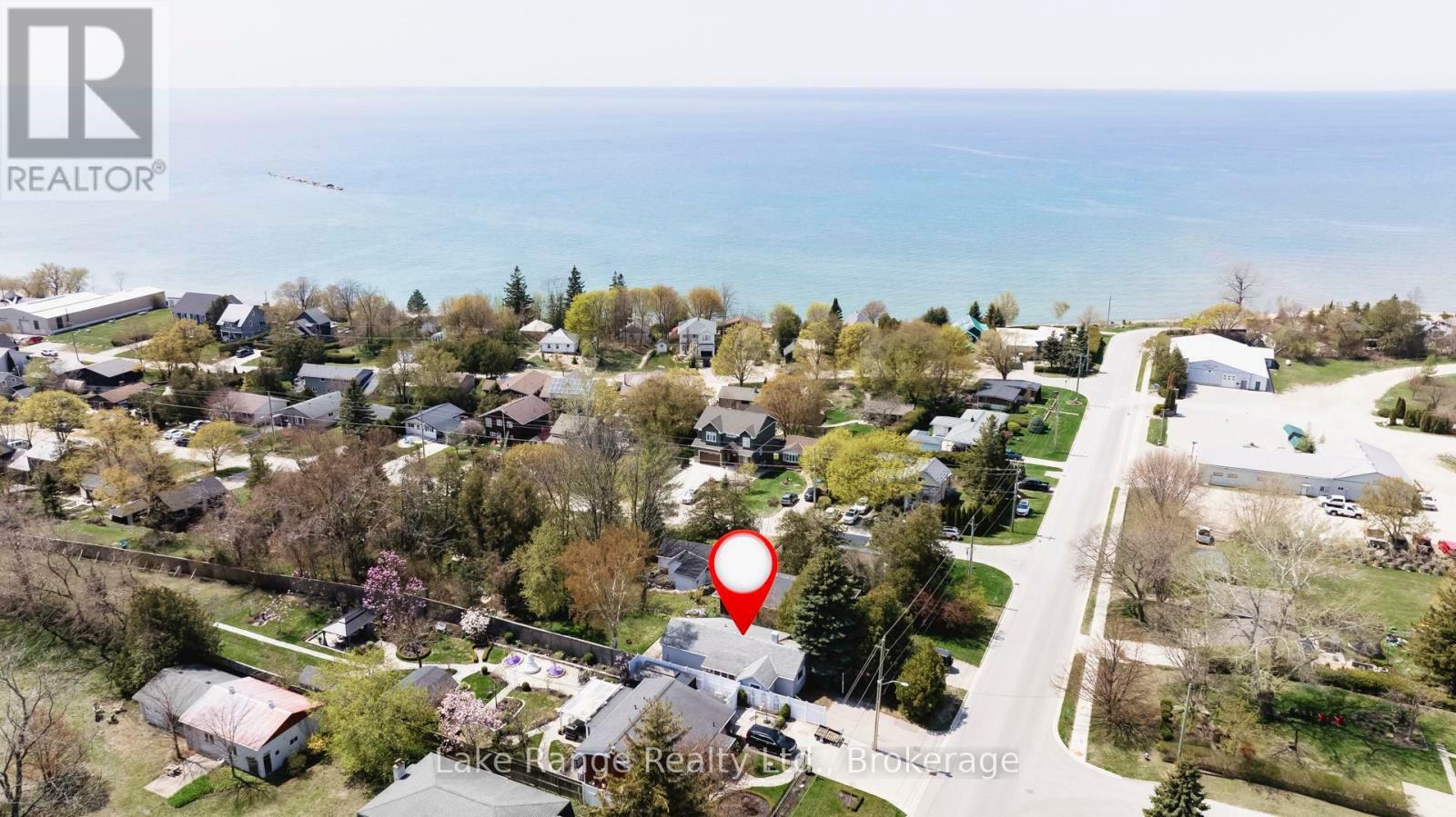 Property Photo: 188 Broadway Street ON N2Z 2X9