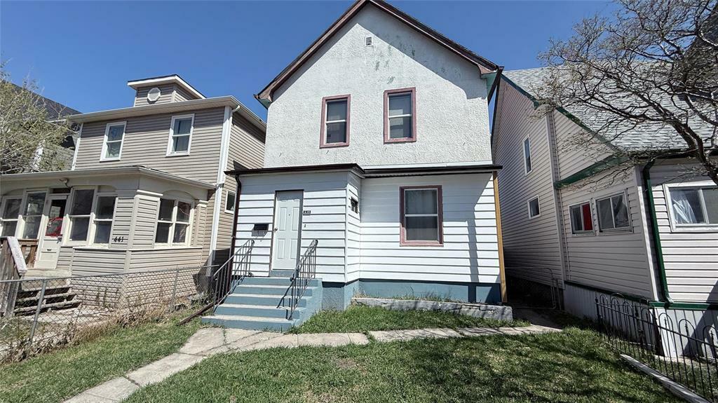 439 Agnes Street  Winnipeg MB R3G 1N5 photo