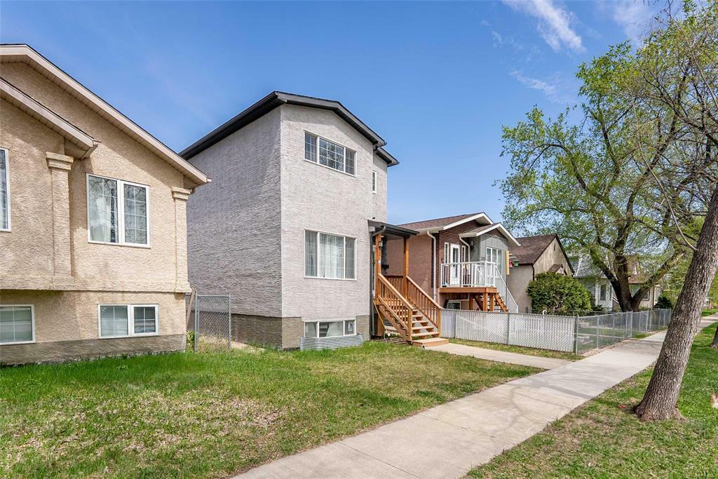 Photo de la propriété: 357 Melrose Avenue West MB R2C 1N9