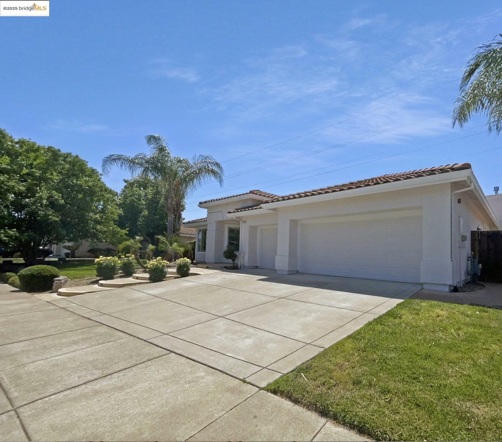 1127 Santa Margherita Way  Brentwood CA 94513 photo