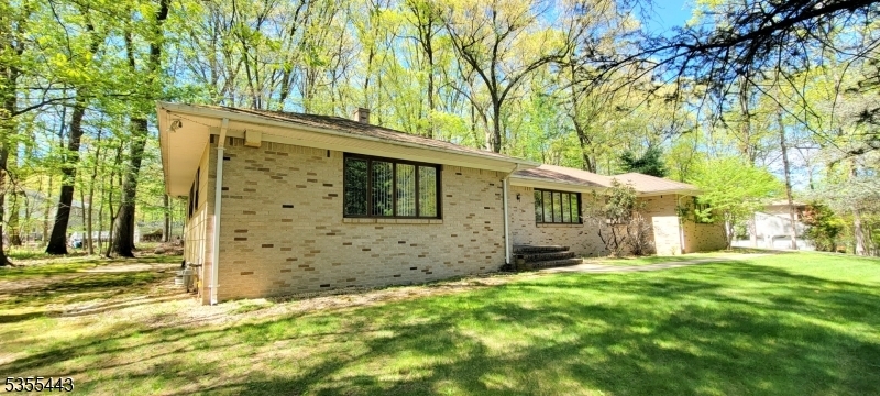 Property Photo: 8 De Hart Rd NJ 07054
