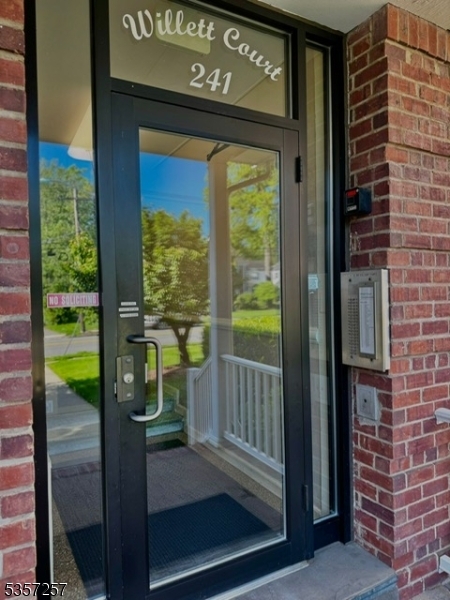 Property Photo: 241 E Main St 2H NJ 07621