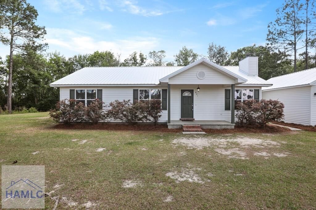Property Photo: 621 Aaron Holland Road GA 31545