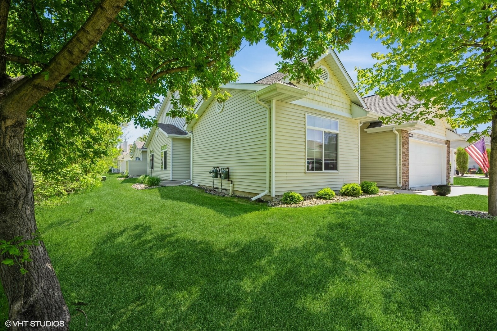 Property Photo: 1220 SE Birch Lane IA 50021