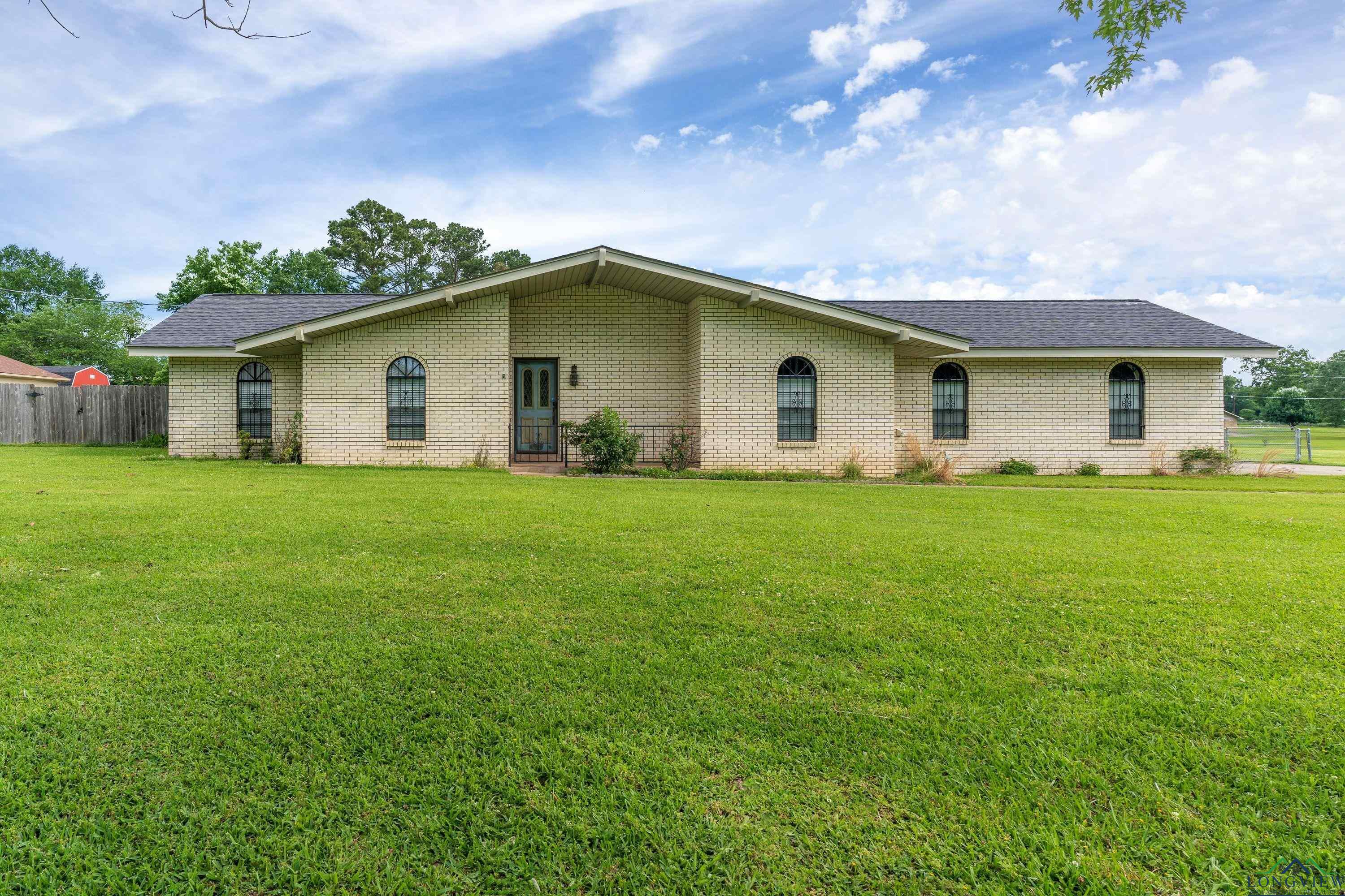 Property Photo: 490 Southfield Ln TX 75672