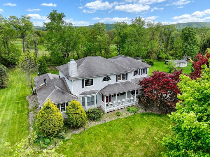 124 Woodcrest Drive  Hopewell Junction NY 12533 photo