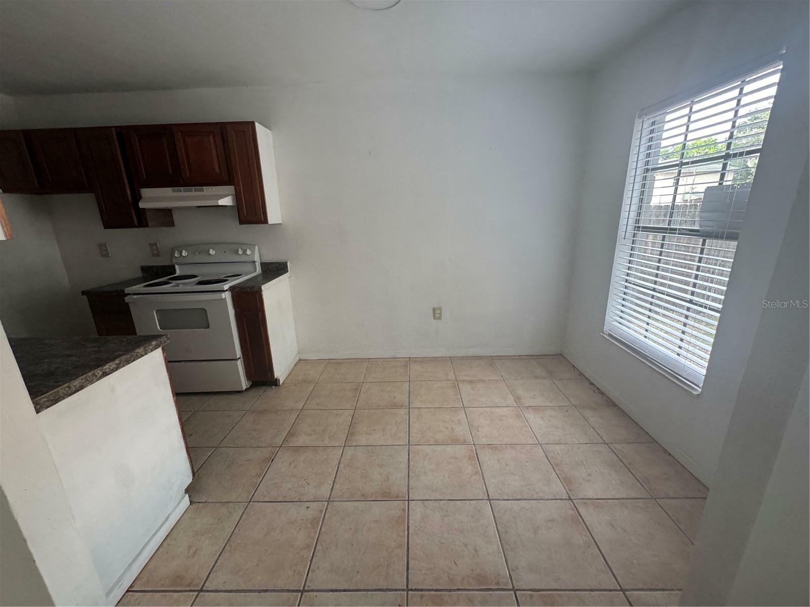 Property Photo: 3120 SW 26th Terrace A FL 32608