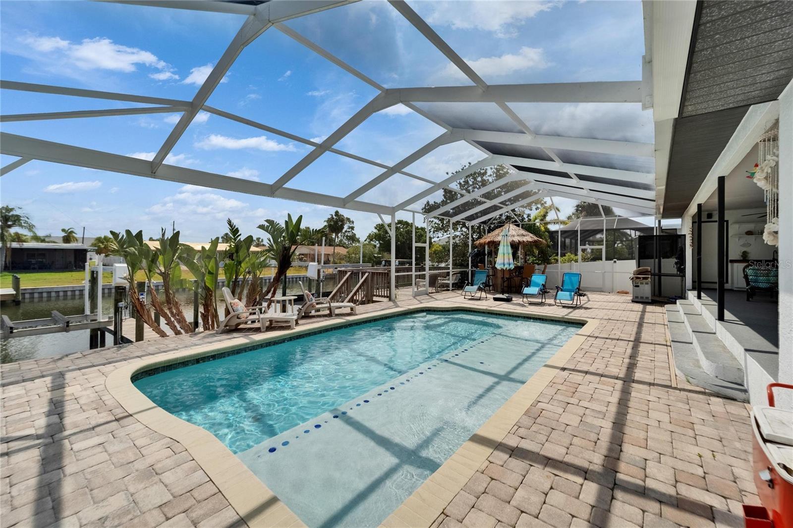Property Photo: 743 Kingston Court FL 33572