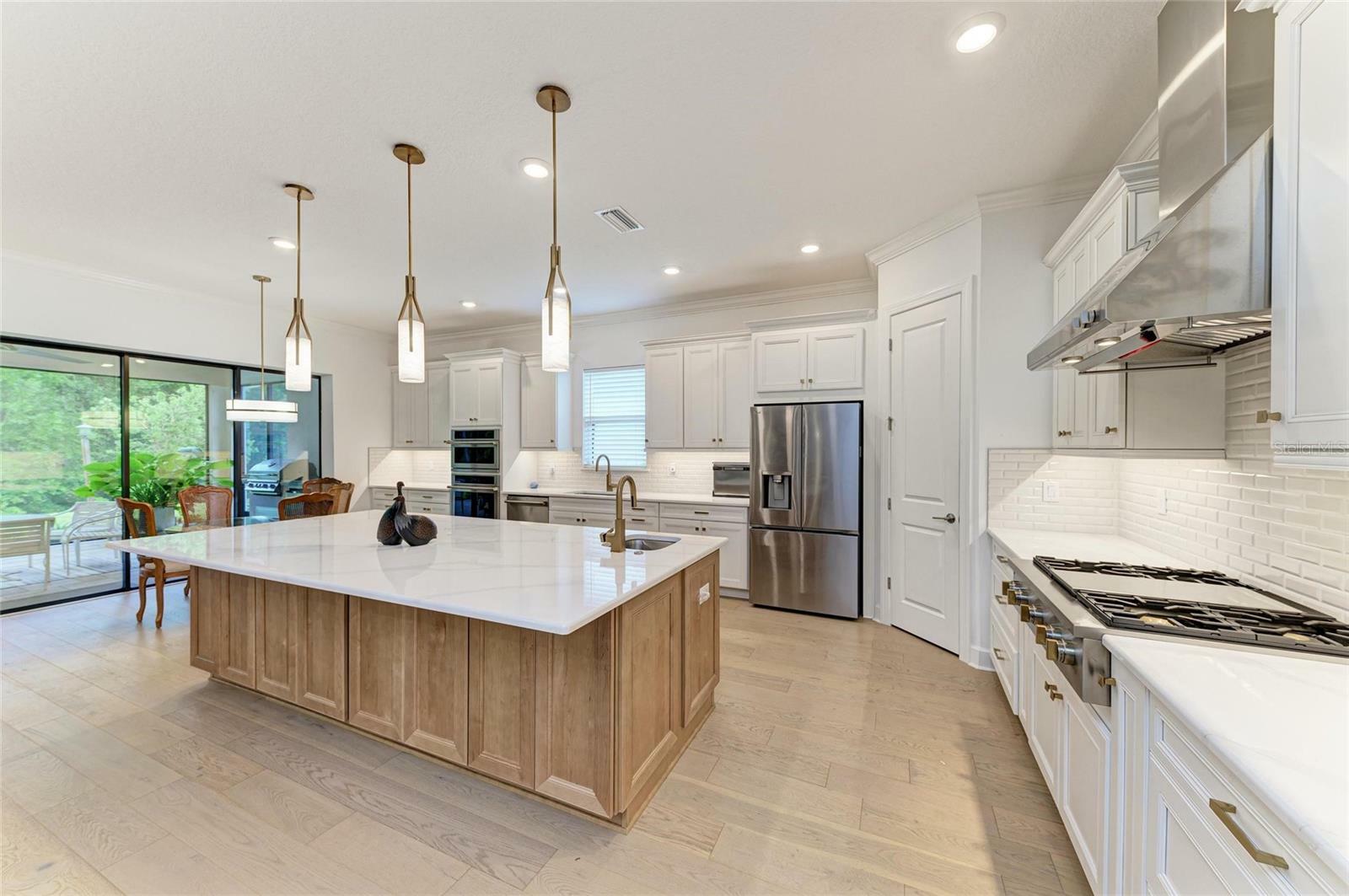 Property Photo: 15605 Derna Terrace FL 34211