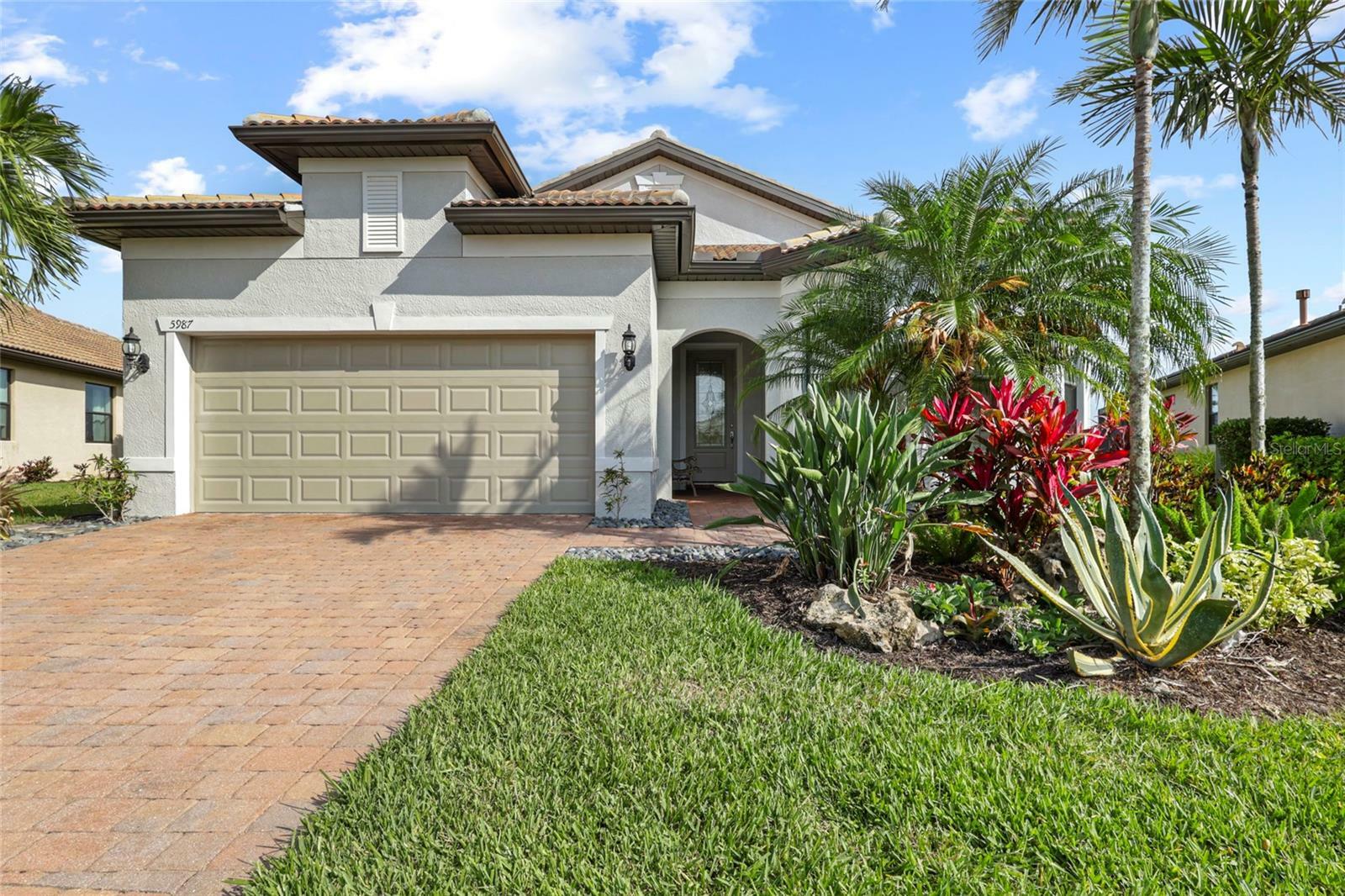 Property Photo: 5987 Snowy Egret Drive FL 34238