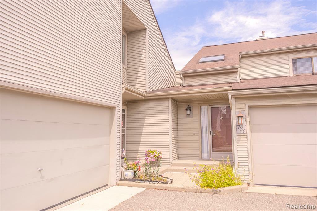 Property Photo: 726 Hamilton MI 48307 4535