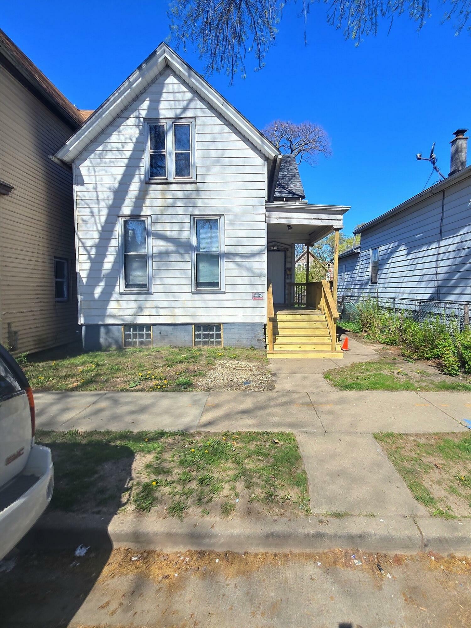1639 S 7th St  Milwaukee WI 53204 photo