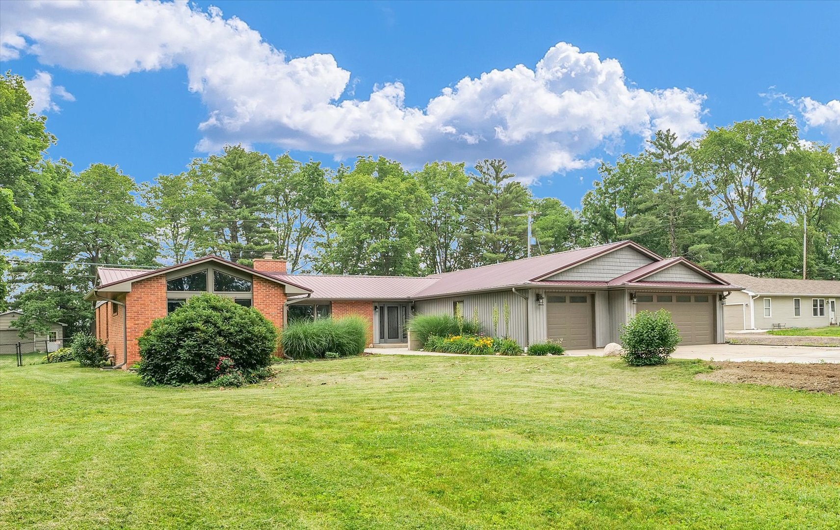 Property Photo: 3408 E University Avenue IL 61802