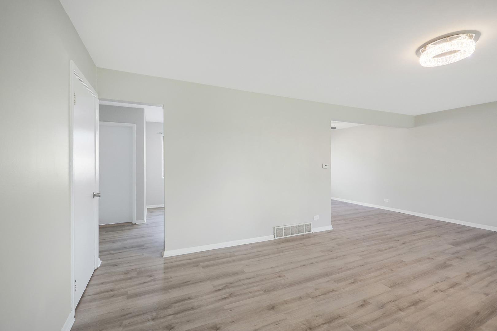 Property Photo: 9002 N Clifton Avenue IL 60714