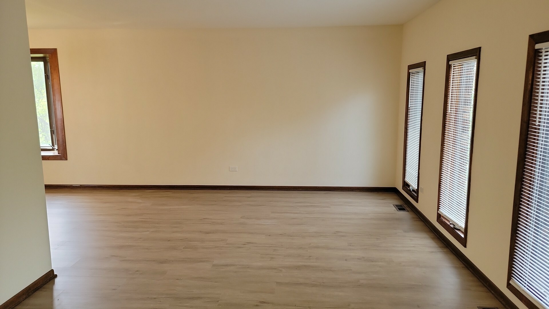 Property Photo: 831 Violet Lane IL 60443