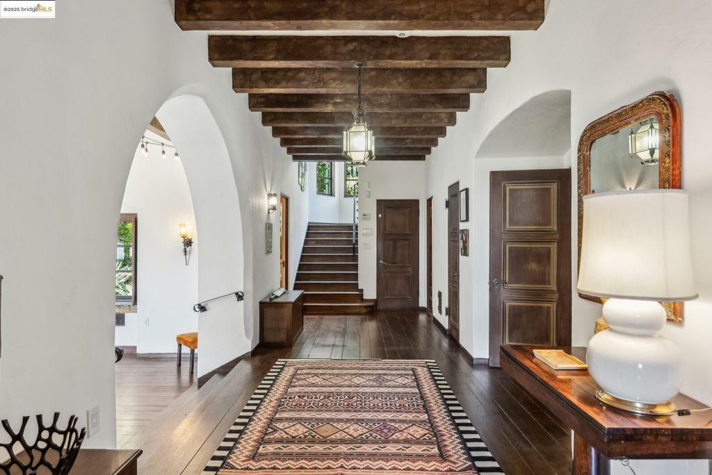 Property Photo:  6801 Estates Dr  CA 94611 