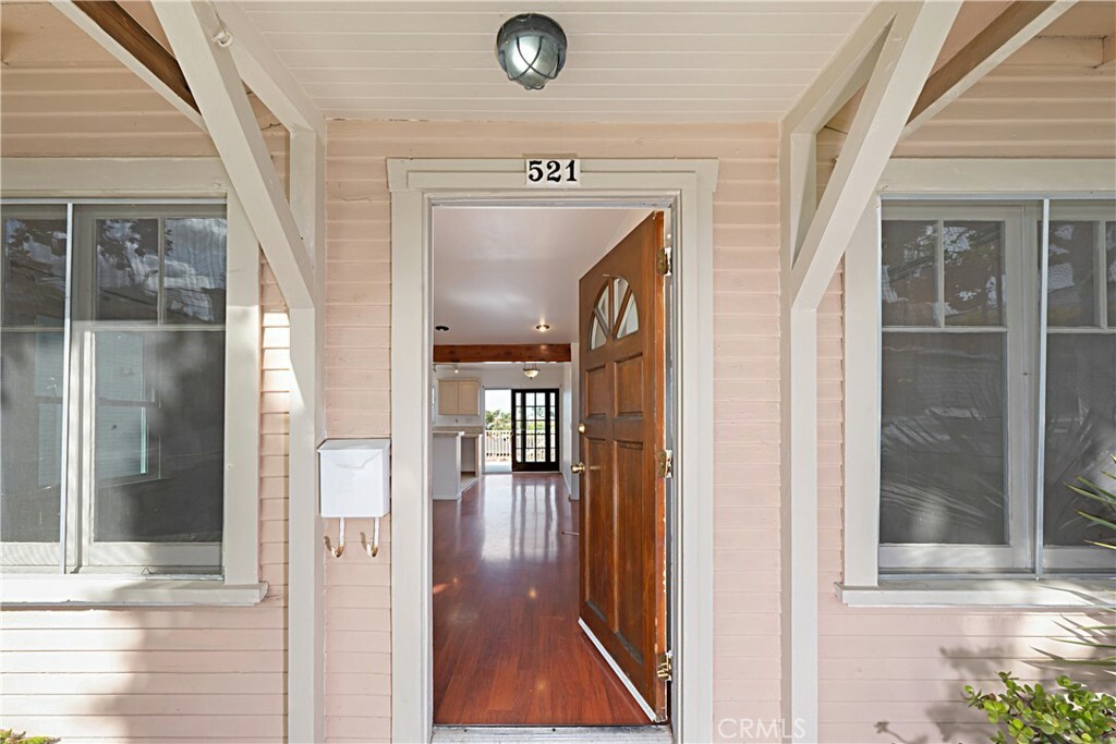 Property Photo: 521 S Francisca Avenue CA 90277