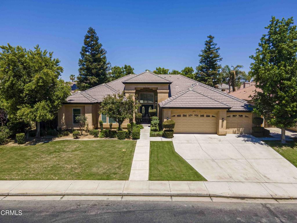 13010 Williamsburg Place  Bakersfield CA 93314 photo