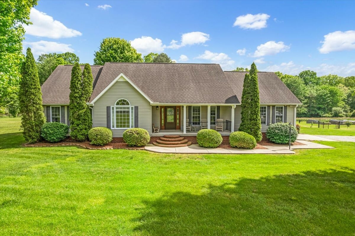 5384 Colony Rd  Gruetli Laager TN 37339 photo
