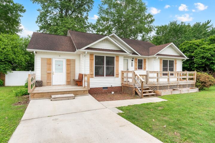 Property Photo: 114 Bradbury Ct TN 37388