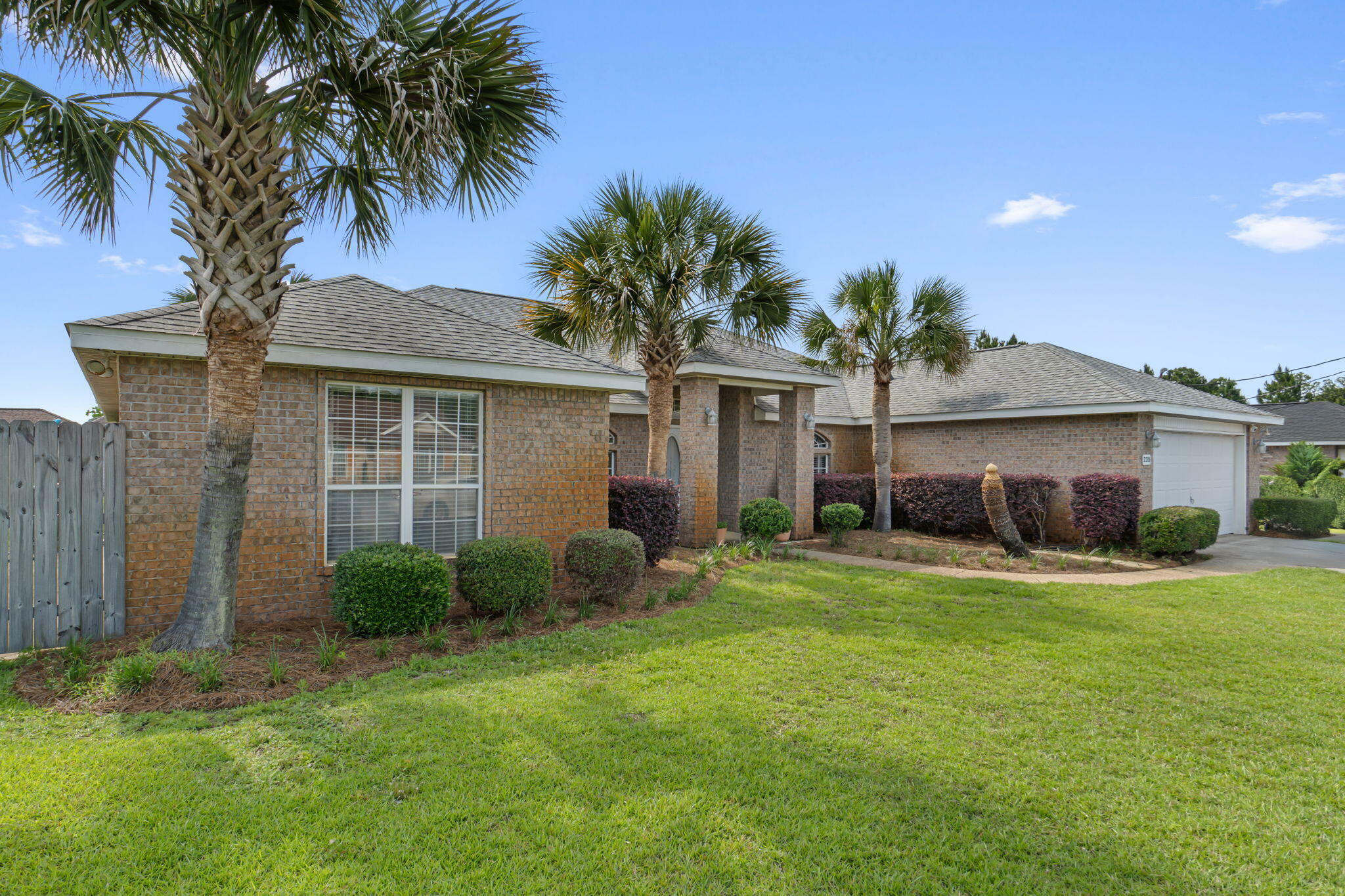 Property Photo: 2215 Seascale Court FL 32566