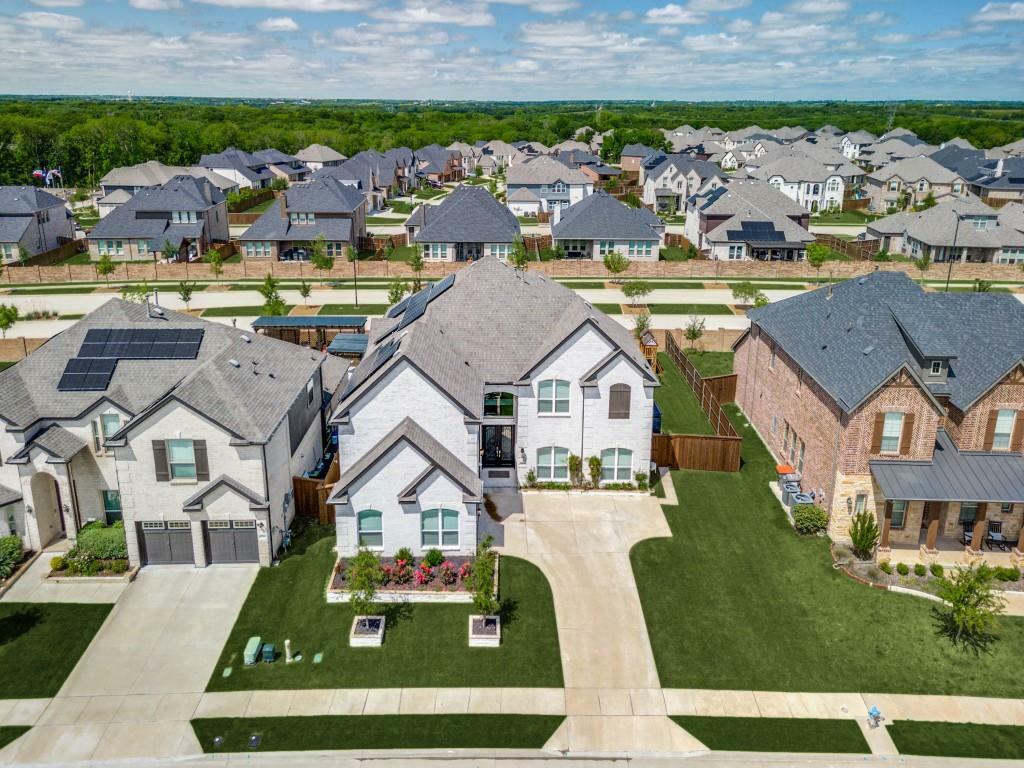 Property Photo: 300 Lake Forest Trail TX 75409